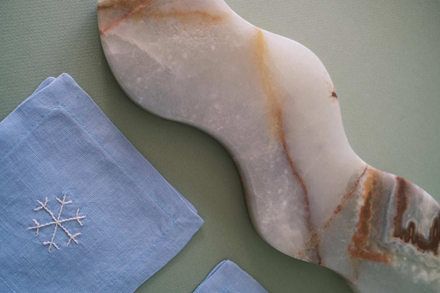 Kit Bandeja Wavy + Set 4 Cocteleras Navideñas