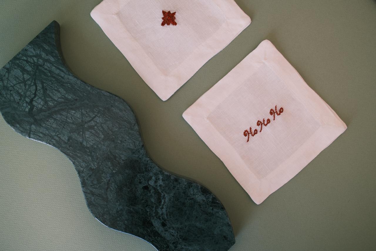 Kit Bandeja Wavy + Set 4 Cocteleras Navideñas