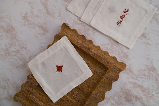 Kit Bandeja Scallop + Set de 4 Cocteleras Navideñas